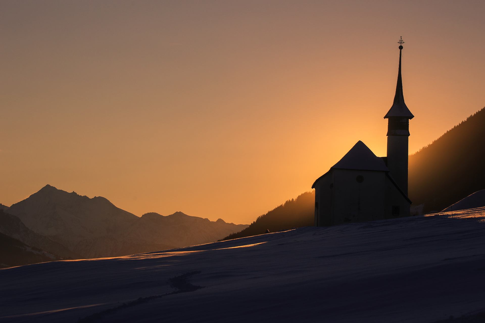 Alpenkapelle bei Sonnenuntergang